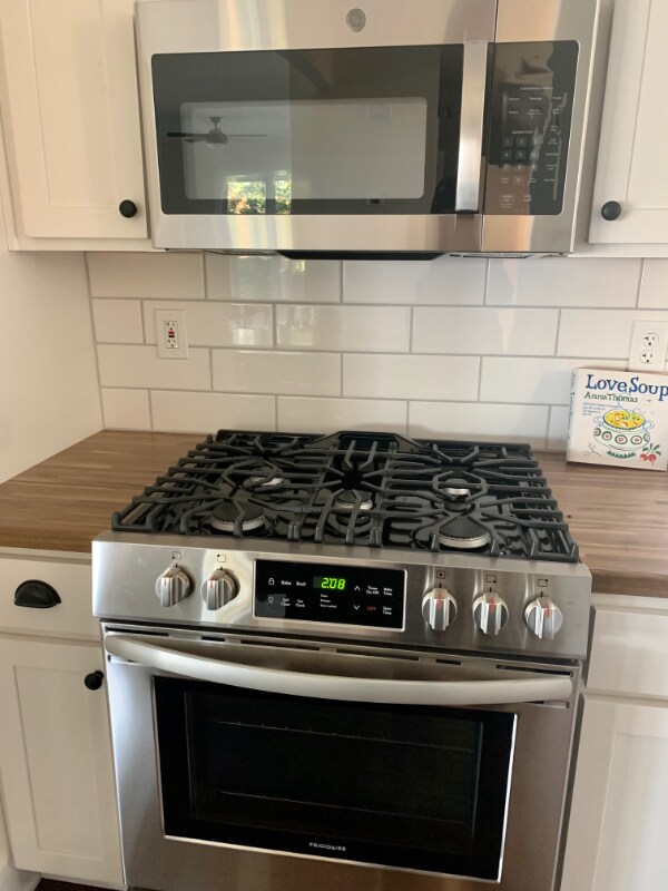 Building Photo - 9750 NW Rosaria Ave