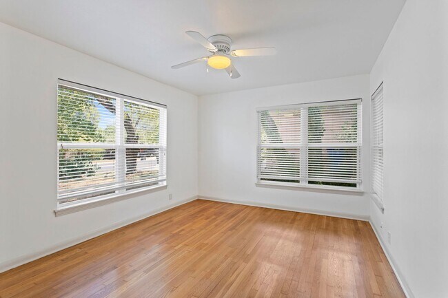 Building Photo - CONTEMPORARY HOME IN ALAMO HEIGHTS