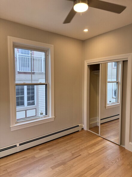 Apt 12 - 35 Brookline St