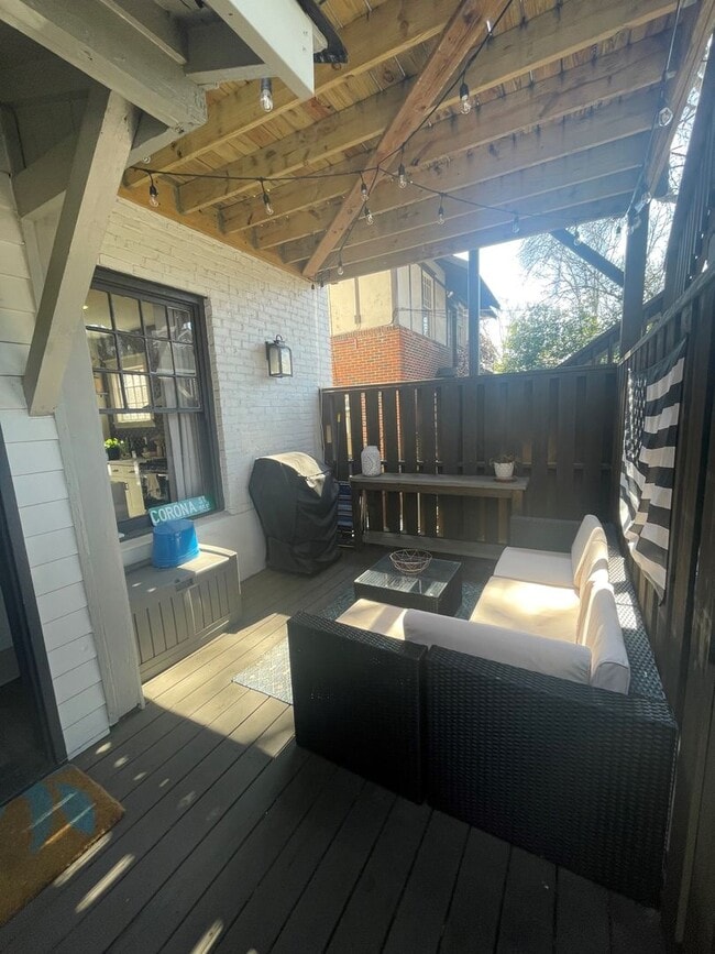 Building Photo - Beautifully Updated 1bd/1ba Condo in Midto...