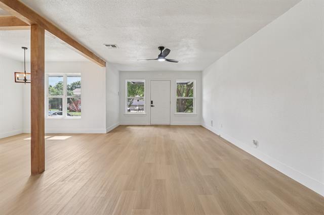 Building Photo - 1105 N Sylvania Ave
