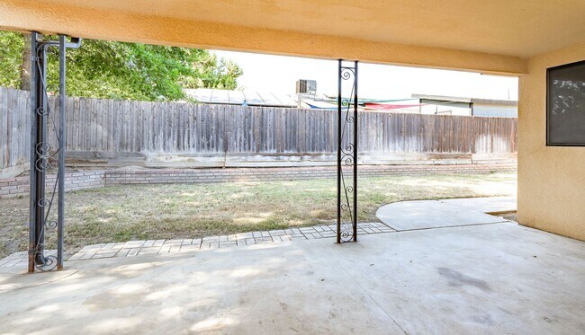 Building Photo - Clovis Home for Rent