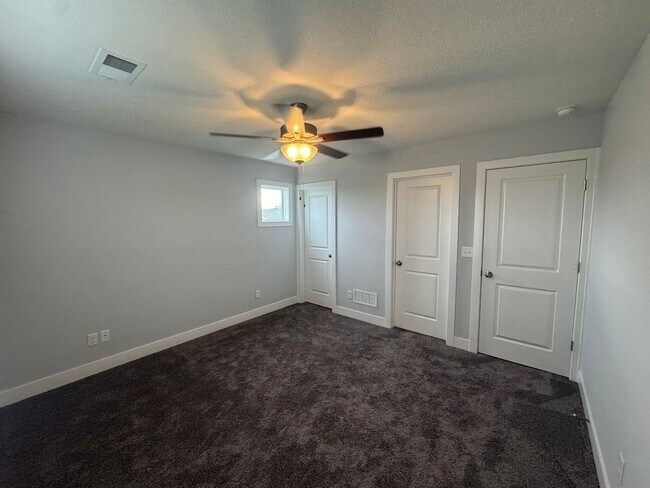 Building Photo - Luxury 5BR 4 BA Home w/ Pool and Clubhouse Access in GREAT location!