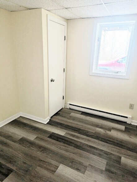 Building Photo - 1064-1068 Main St