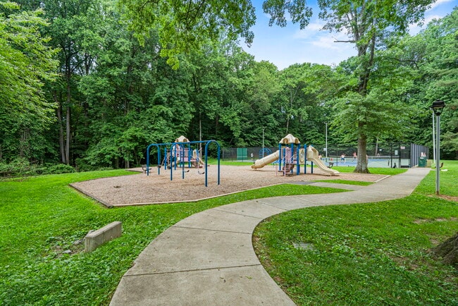 Building Photo - 7926 Long Ridge Ct