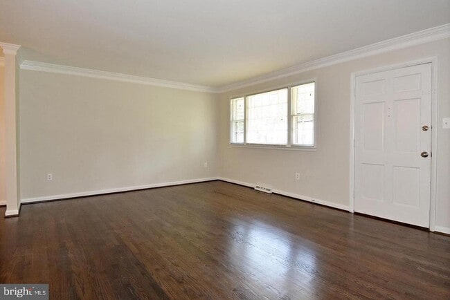 Building Photo - 8800 McNair Dr
