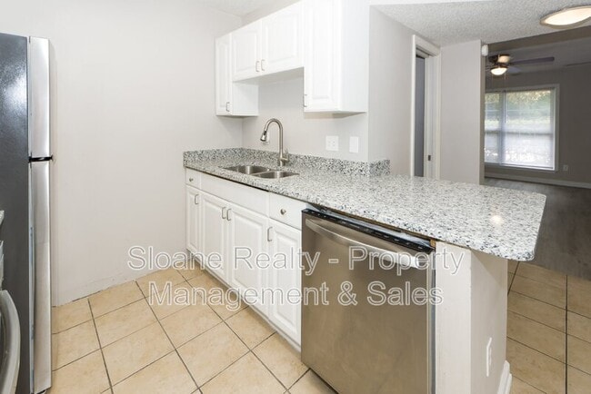 Building Photo - 1297 Mathis Ferry Rd