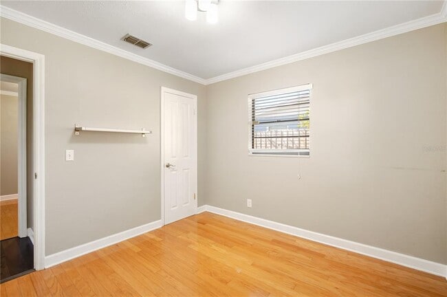 Building Photo - 3909 W Iowa Ave