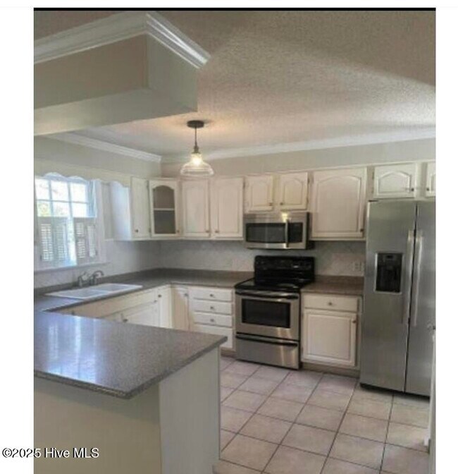 Building Photo - 1411 Rondo Dr