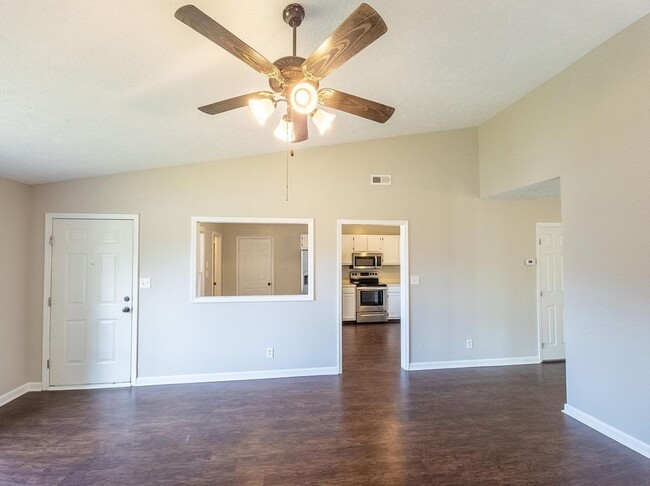 Building Photo - 2935 Chillingworth Dr