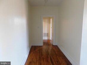Building Photo - 413 E Cork St