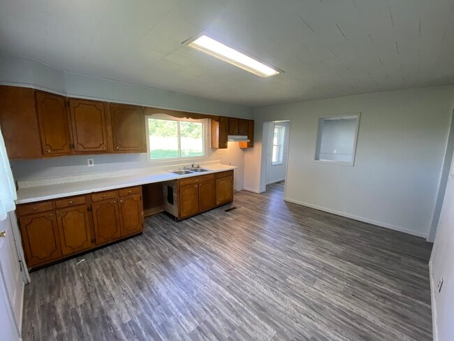 Building Photo - 19418 Newtown Rd