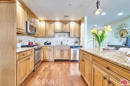Building Photo - 412 S Wilton Pl