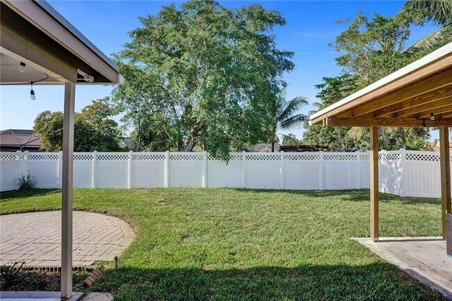 Building Photo - 9231 NW 17th St