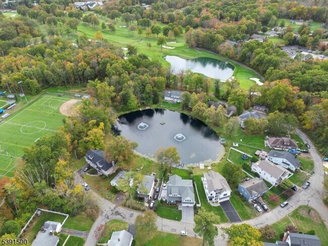 Building Photo - 15 Lake Rd