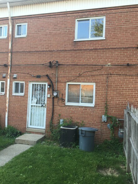 Building Photo - 4936 Caroline Dr