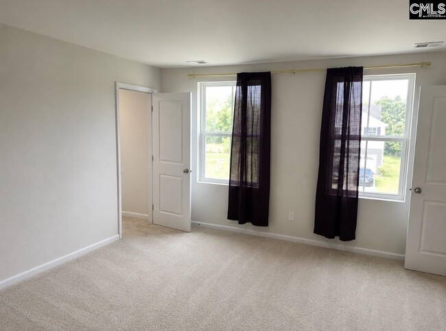 Building Photo - 3032 Blue Brook Ln