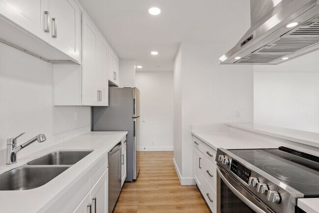 Primary Photo - 2048 Swazey St