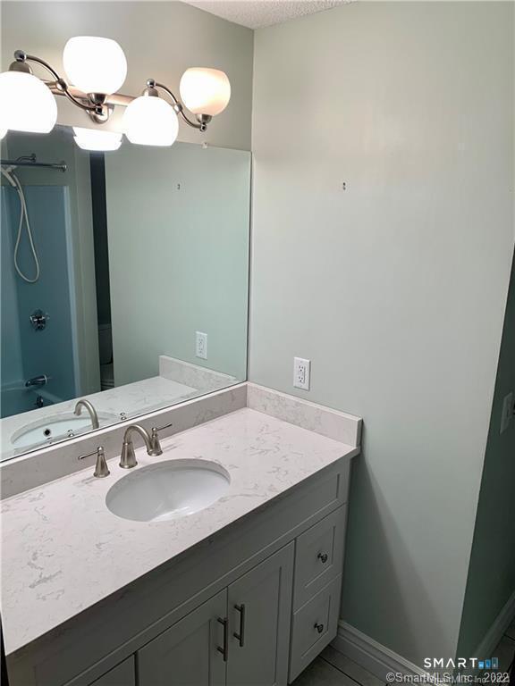 Building Photo - 121 Rockledge Dr
