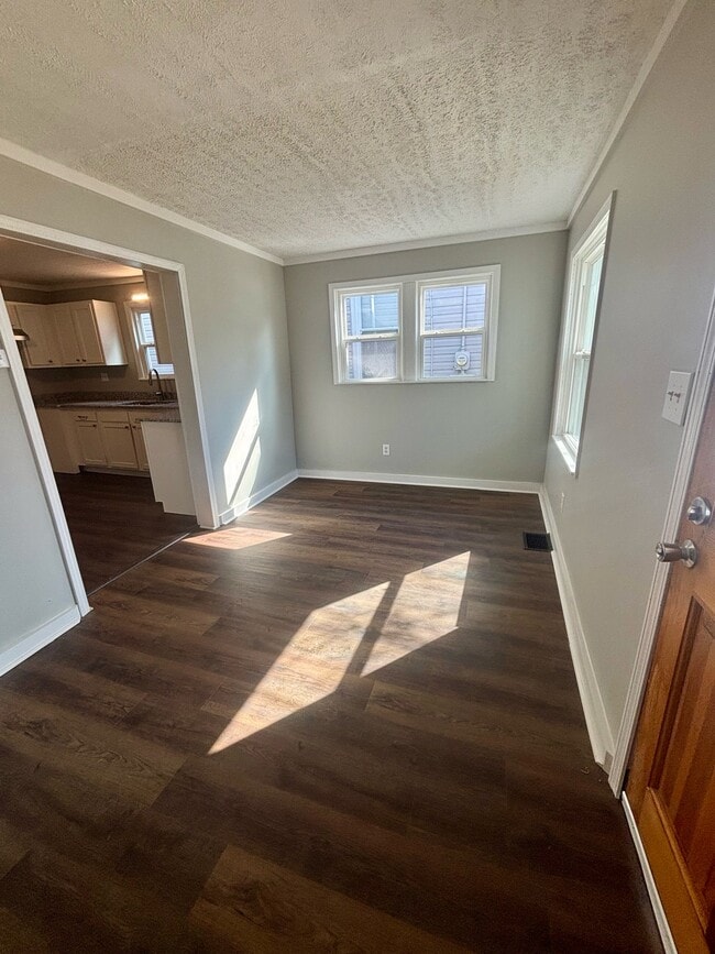 Building Photo - 3707 Powell Ave