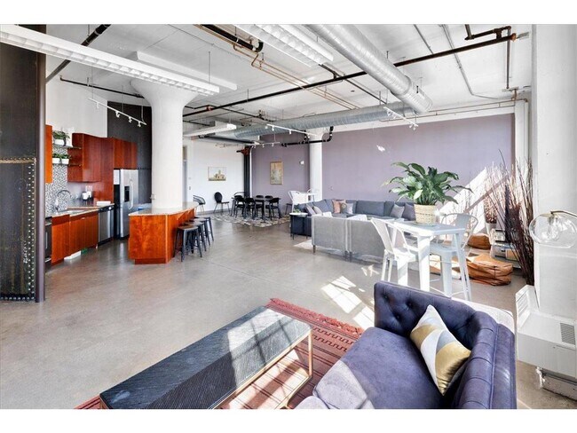 Building Photo - 730 Stinson Blvd NE