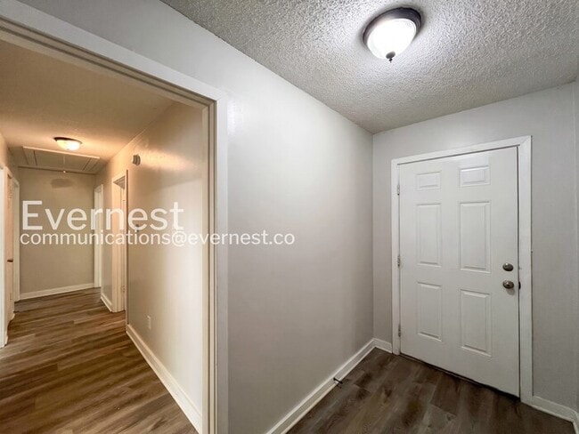 Building Photo - 3-Bed/2-Bath Home with Patio/Available Now!