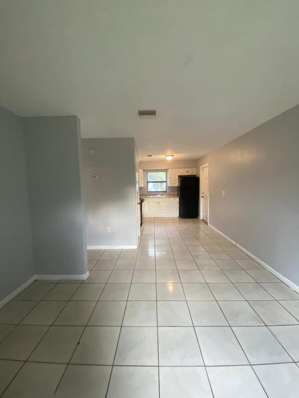 Building Photo - 1413 E 99th Ave