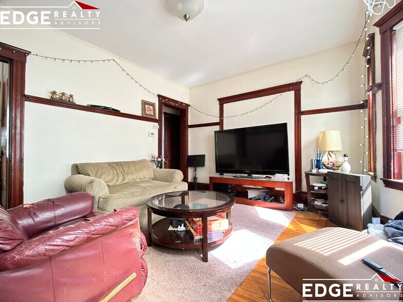 Building Photo - 550 Washington St