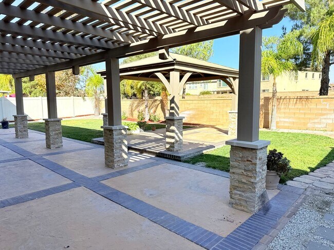 Building Photo - Executive 4 Bedroom Home for Rent
