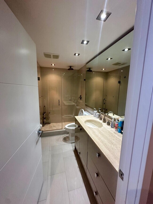 Building Photo - 4101 N Ocean Blvd