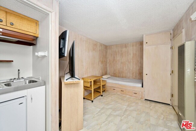 Building Photo - 4231 Orchardview Ct