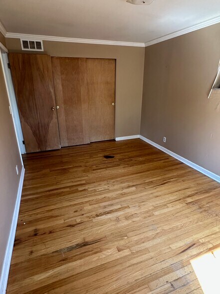 Building Photo - 3344 Buell St