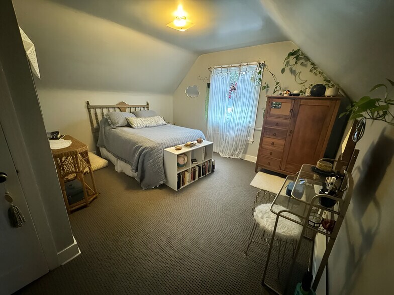 Building Photo - 1403 Columbus Ave