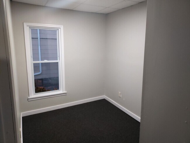 Building Photo - 86 Santee St