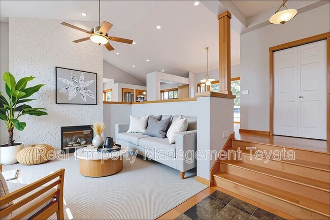 Building Photo - 5486 Salish Rd