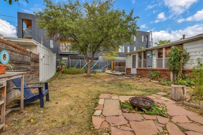 Building Photo - Boulder Ranch Style Home Available Now