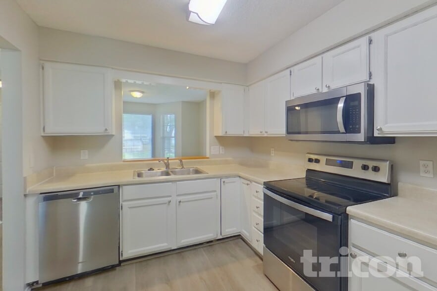Building Photo - 606 Radnor Ln