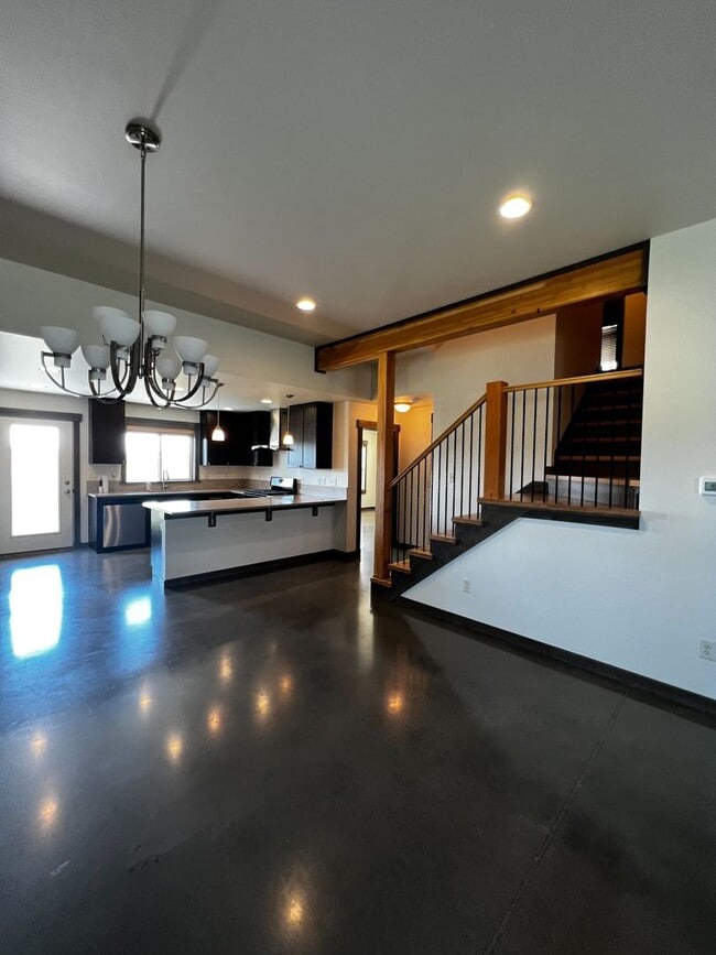 Building Photo - Gorgeous Single Family Home for Rent in Ma...