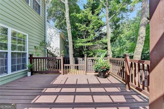 Building Photo - 335 Pintail Ct