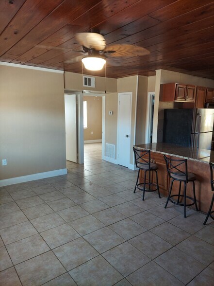 Building Photo - 327 Lee Ave