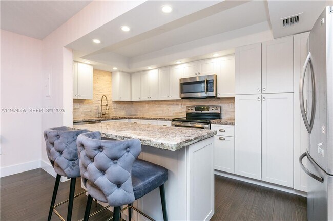 Building Photo - 20291 NE 30th Ave