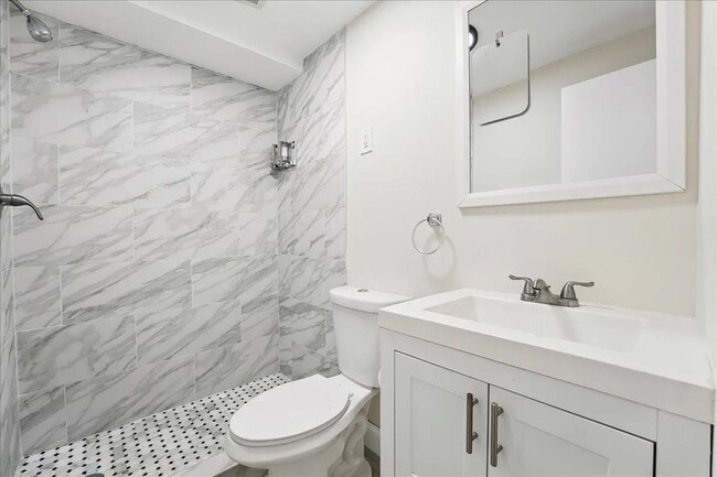 Building Photo - 12 Saddlewood Ct