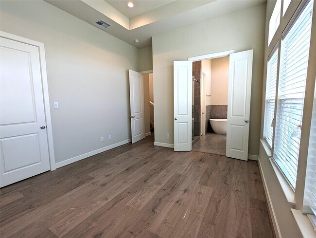 Building Photo - 803 Burton Lndg Ln
