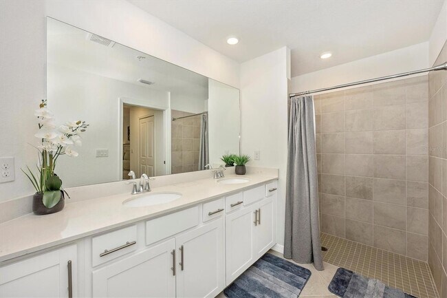 Building Photo - 12550 Galapagos Ct