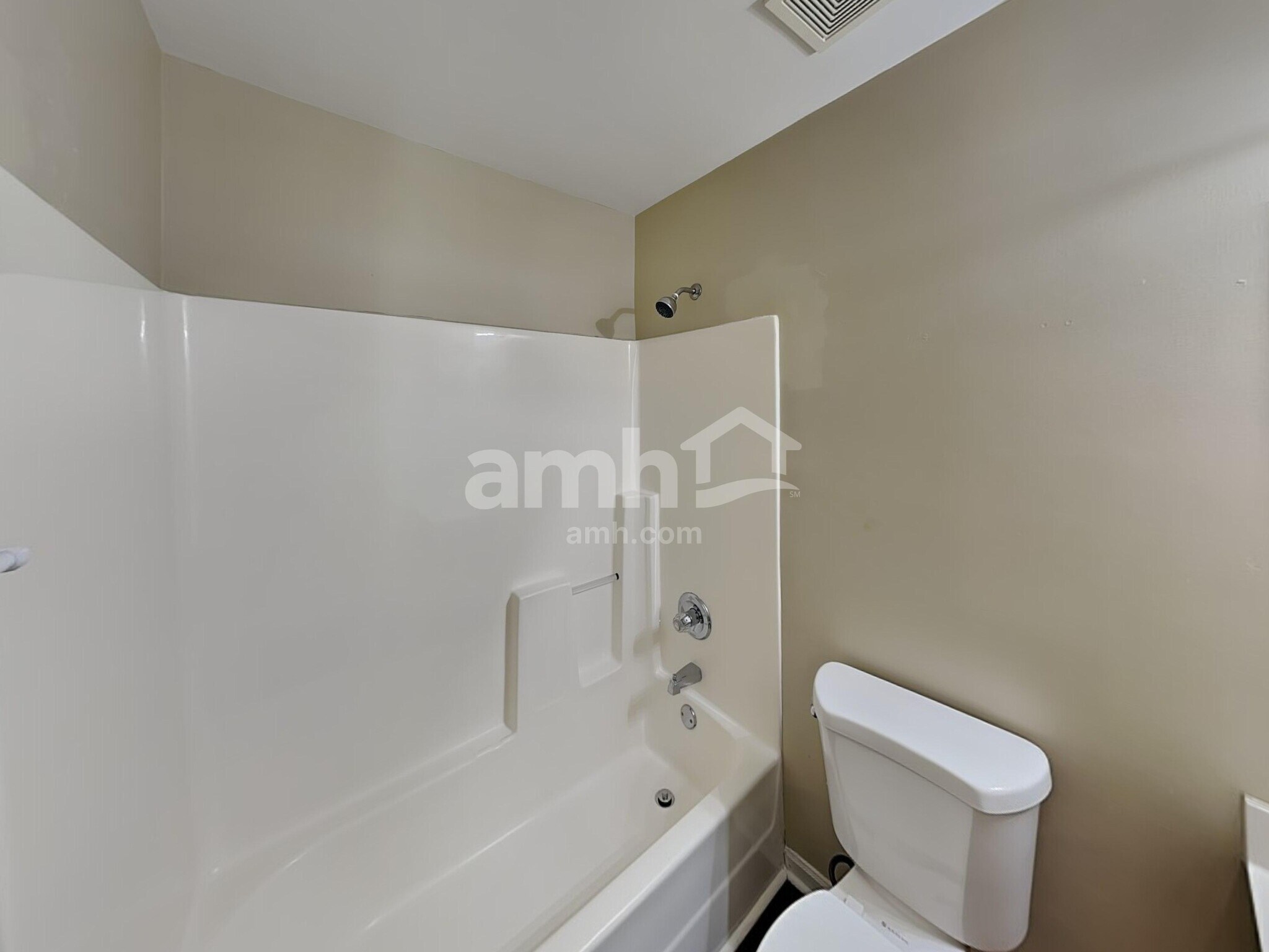 Building Photo - 2814 Sutherland Dr