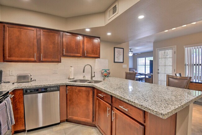 Building Photo - 8787 E Mountain View Rd