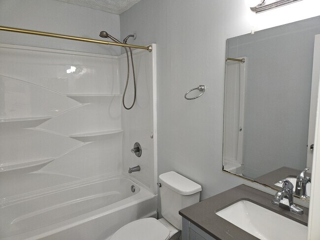 Building Photo - 5845 Hunting Ridge Rd