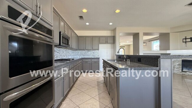 Building Photo - 9115 Honeysuckle Ave