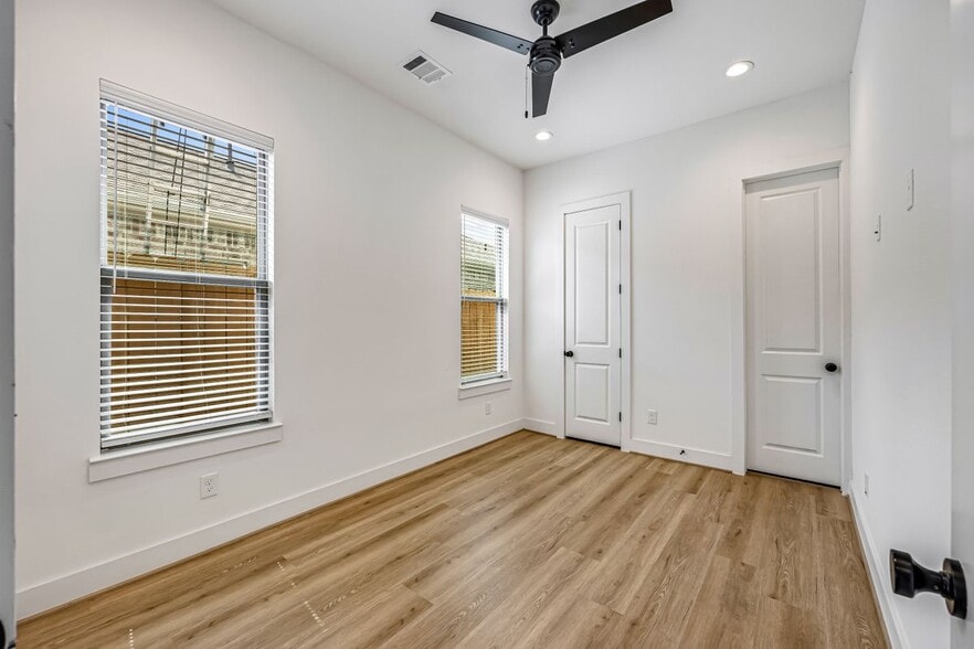 Building Photo - 1508 Ryon St
