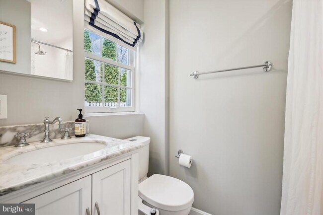Building Photo - 5213 Rayland Dr
